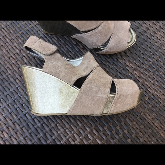 COPY - Taupe suede wedges, so cute! Size 8.5 - Picture 3 of 5